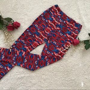 LuLaRoe leggings, great condition. Size One Size which fits Women’s 2-10.